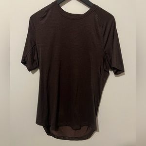 Lululemon short sleeve workout shirt
